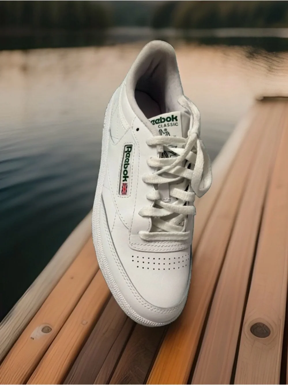 Reebok Classic WoMen's White Leather Sneakers 8.5M